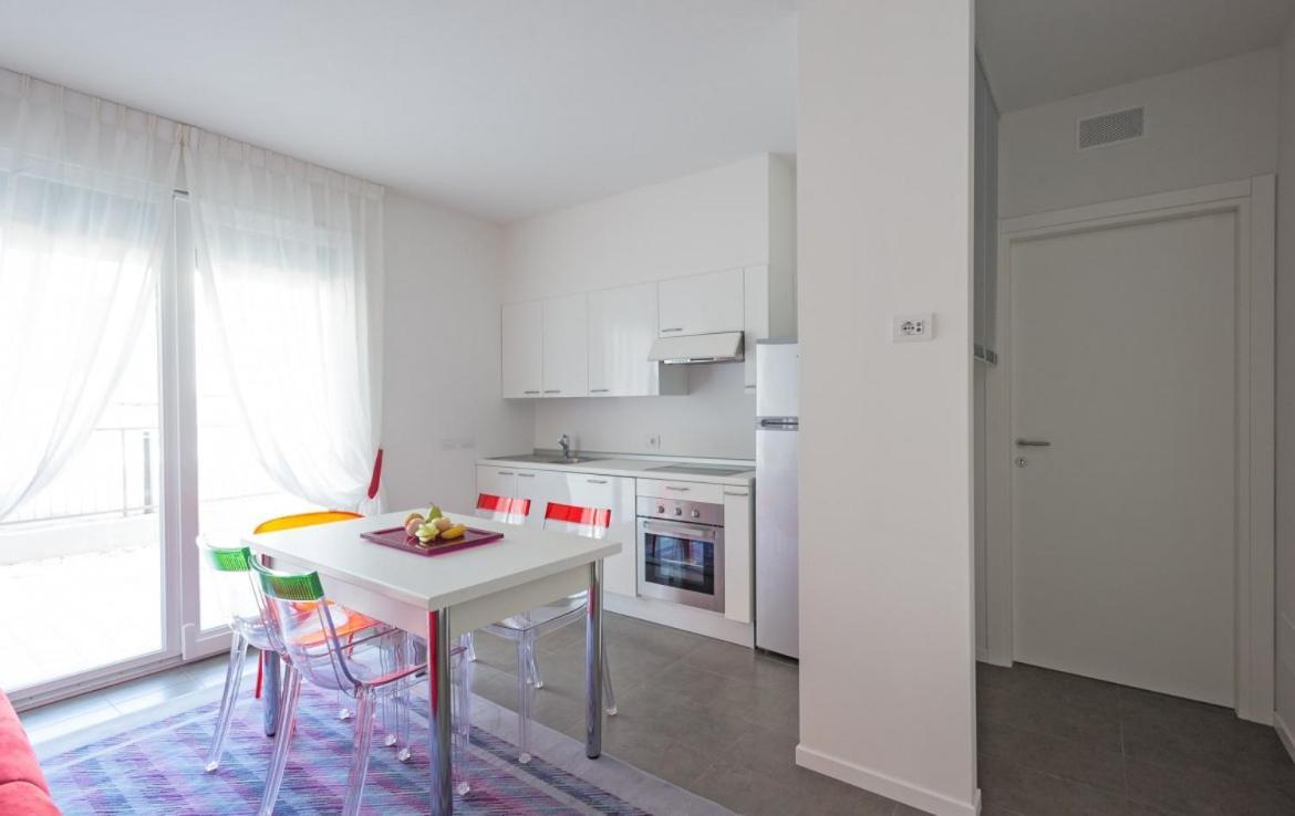 Modern Apartments Lake View With Pool Муссо Экстерьер фото